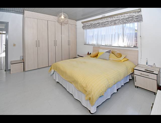 3 BEDROOM HOUSE FOR SALE IN CROSBY